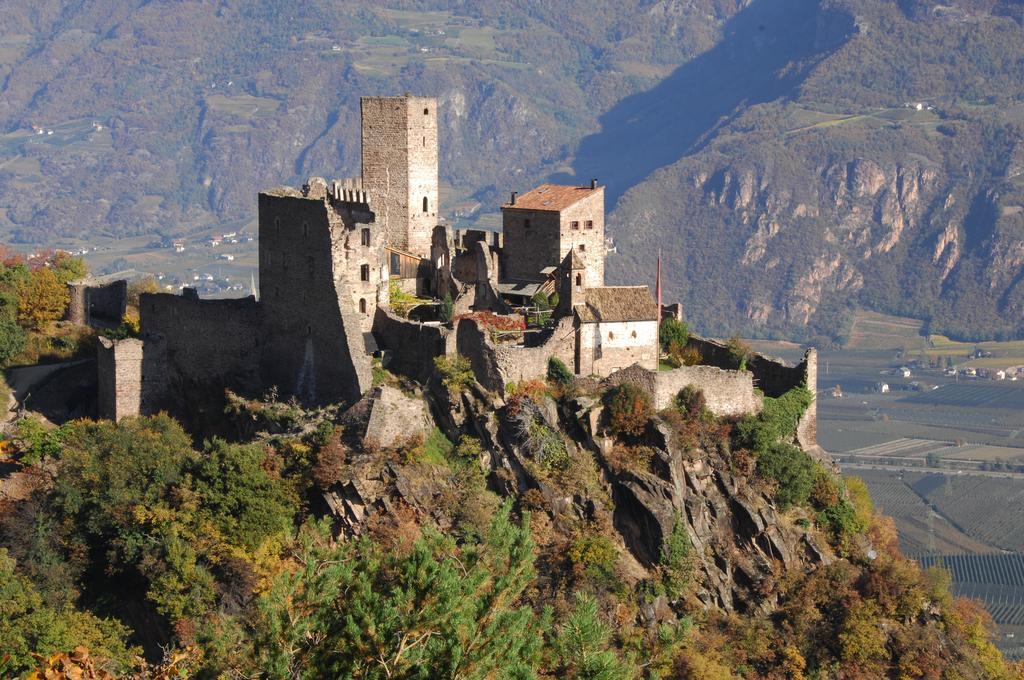 Schloss-Hof Eppan an der Weinstraße Eksteriør billede