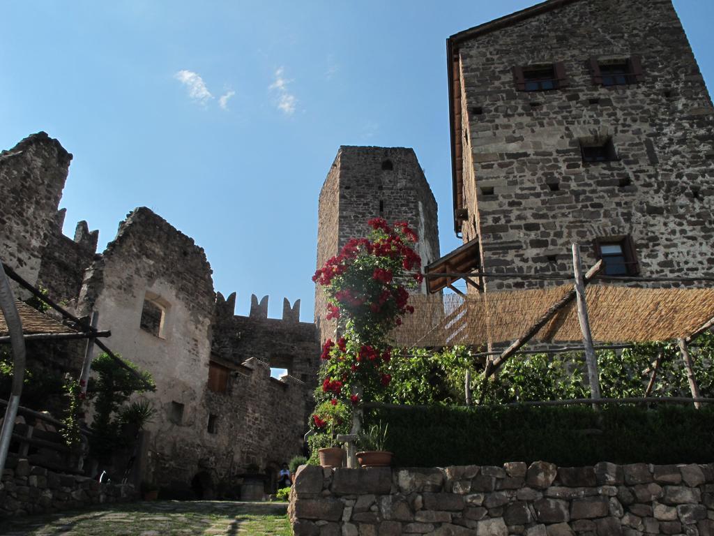 Schloss-Hof Eppan an der Weinstraße Eksteriør billede